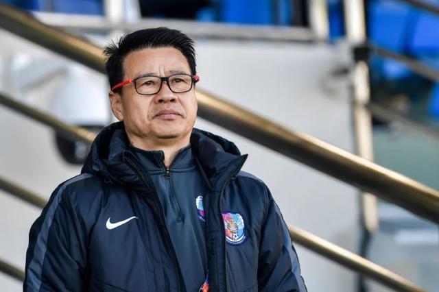 吴金贵教导球员应该知足：医生教授收入还没你们多